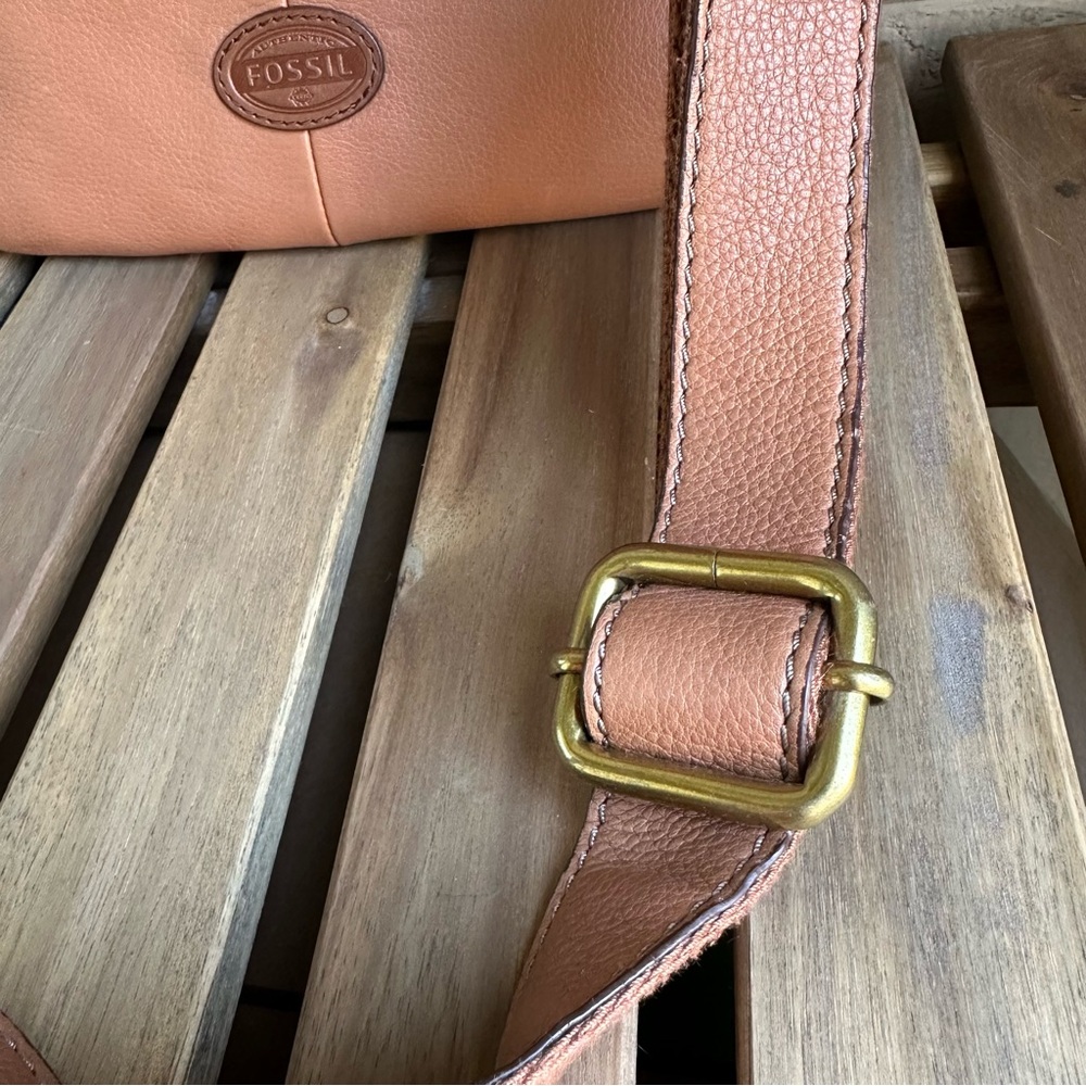 Fossil Morgan Traveler Brown Leather Crossbody Bag - Picture 10 of 16